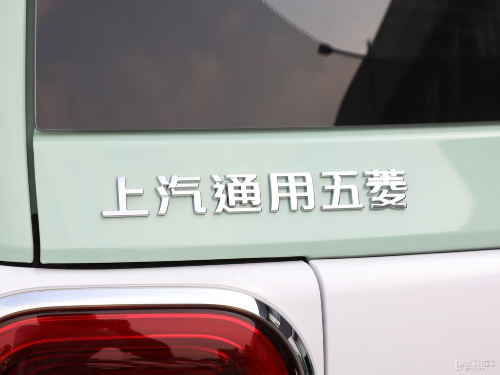 牛油果綠宏光MINIEV車尾外觀圖片