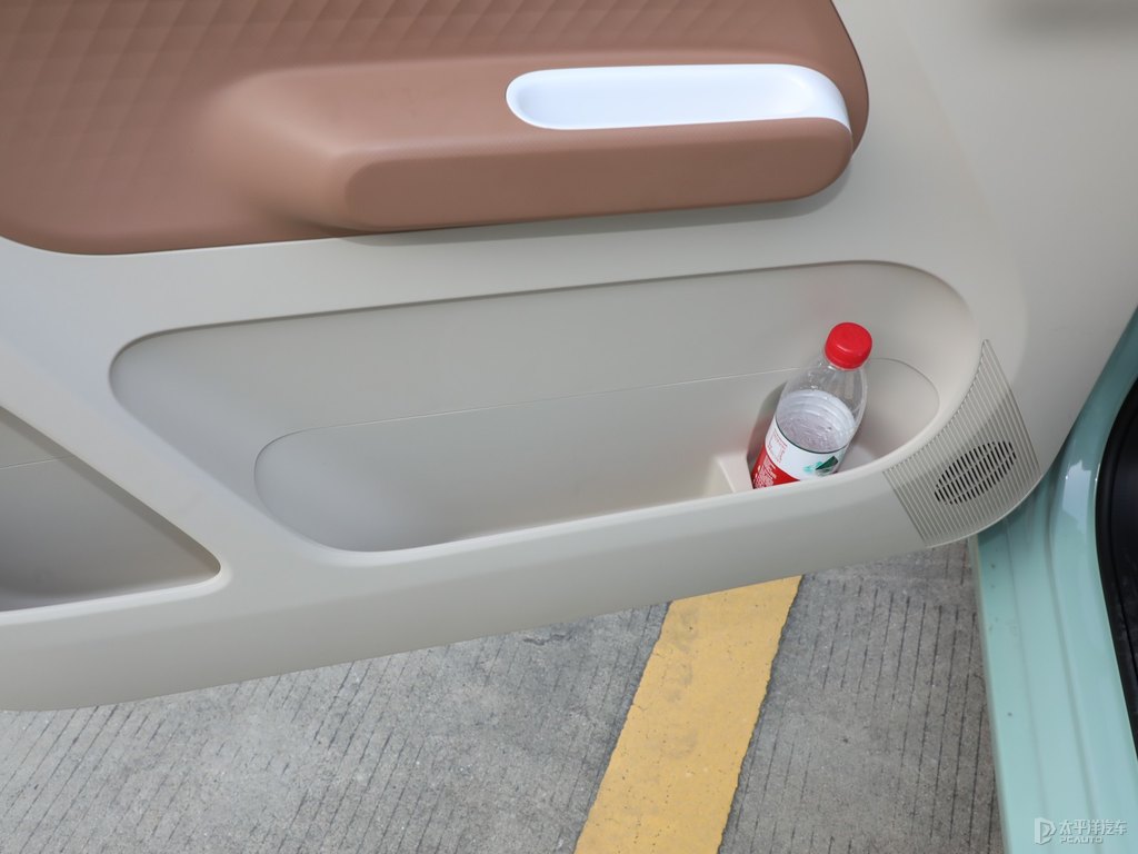 牛油果綠宏光MINIEV儲物空間空間圖片