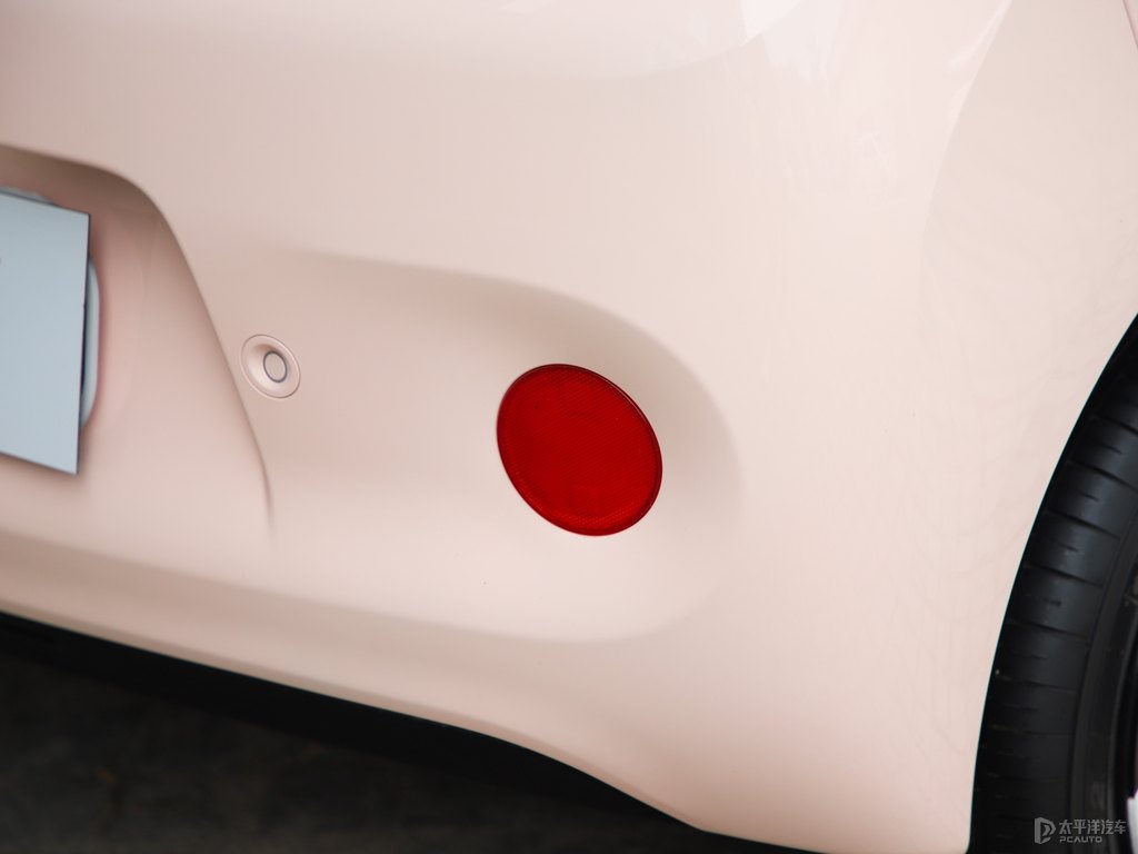 白桃粉宏光MINIEV車(chē)尾外觀圖片