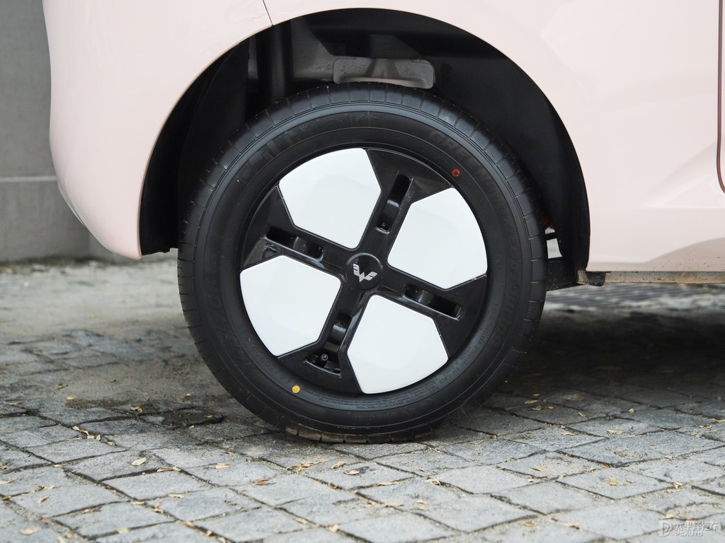 白桃粉宏光MINIEV車(chē)身外觀圖片