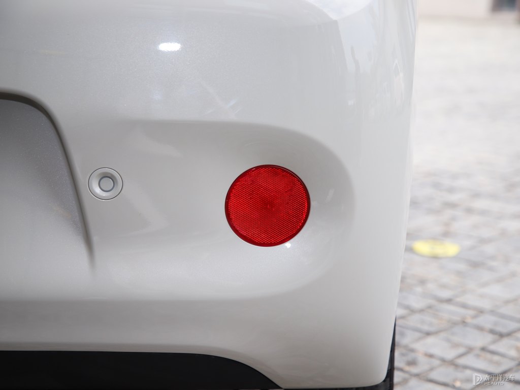 奶杏咖宏光MINIEV車(chē)尾外觀圖片