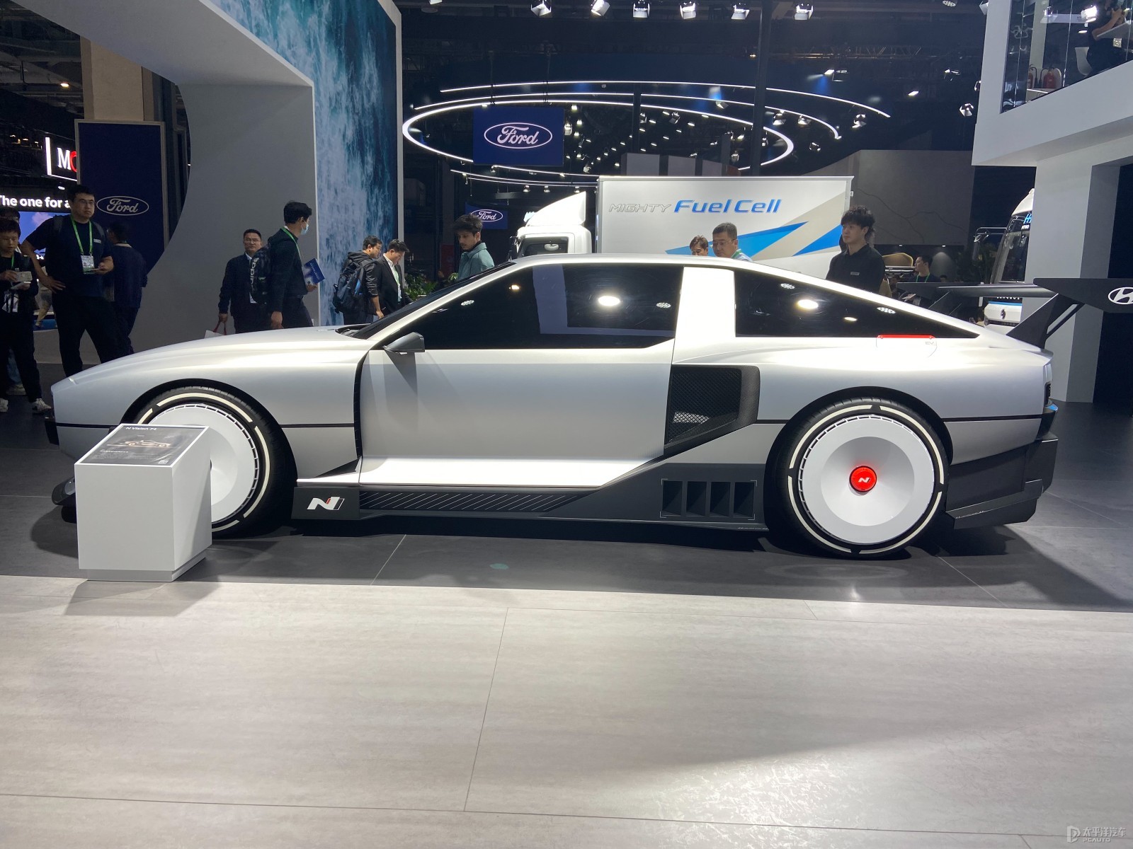 N Vision 74外觀高清大圖