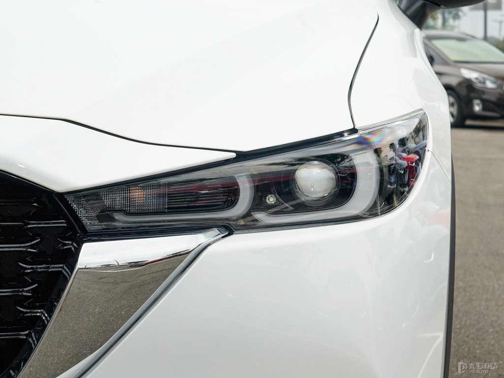 珠光白馬自達(dá)CX-5車頭外觀圖片