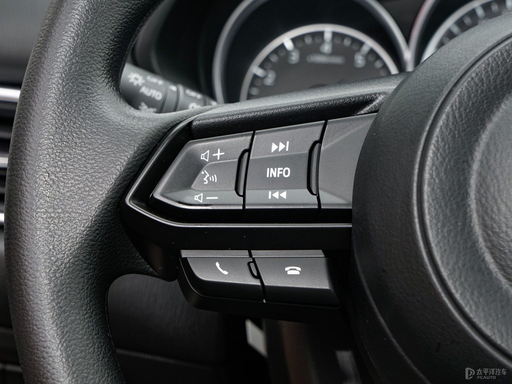 珠光白馬自達(dá)CX-5中控內(nèi)飾圖片