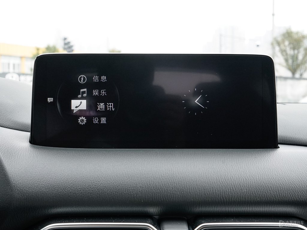珠光白馬自達(dá)CX-5中控內(nèi)飾圖片
