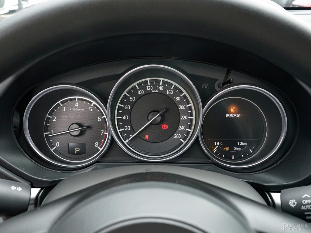 珠光白馬自達(dá)CX-5中控內(nèi)飾圖片