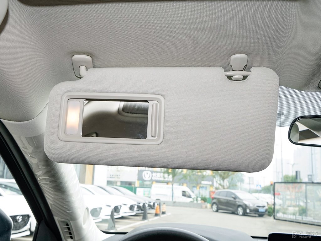 珠光白馬自達(dá)CX-5車(chē)廂內(nèi)飾圖片