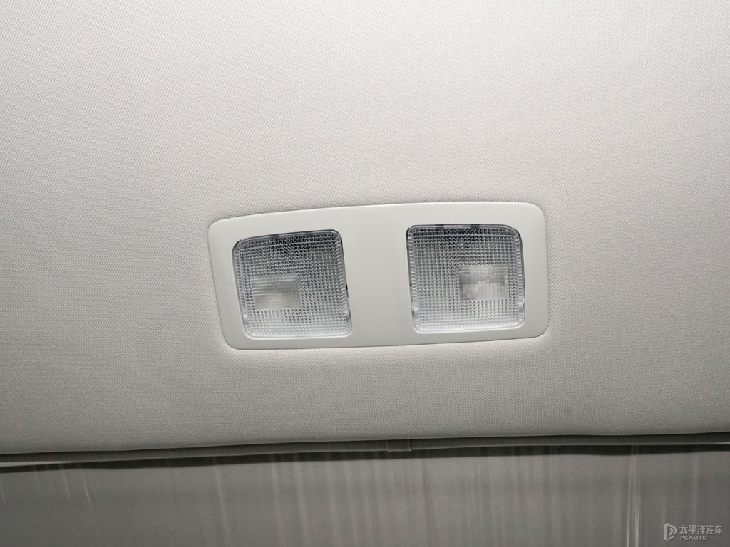 珠光白馬自達(dá)CX-5車廂內(nèi)飾圖片