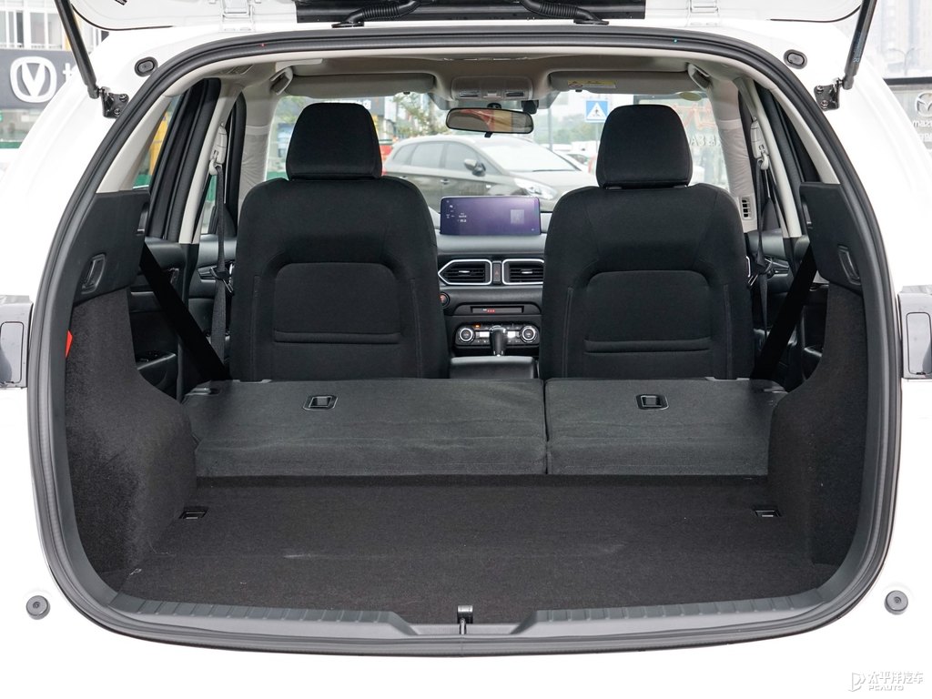 珠光白馬自達(dá)CX-5后備廂空間圖片