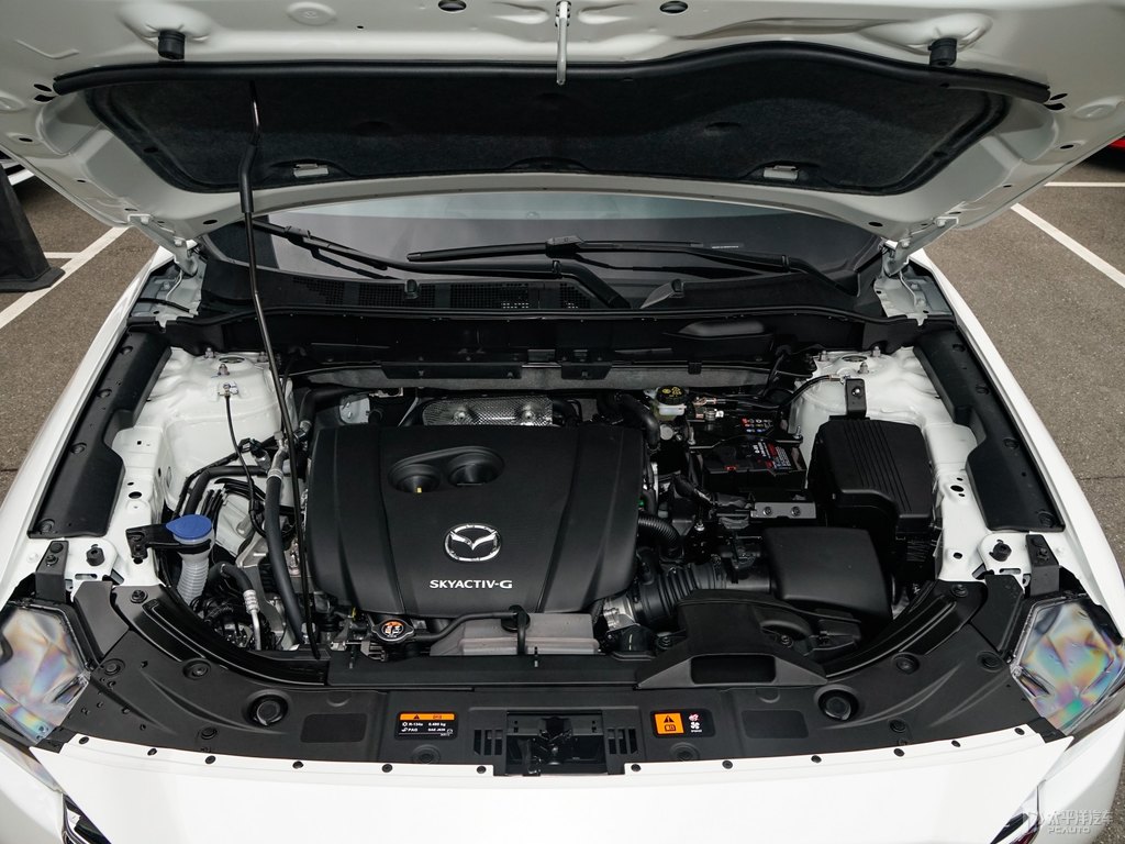 珠光白馬自達(dá)CX-5發(fā)動機(jī)其它細(xì)節(jié)圖片