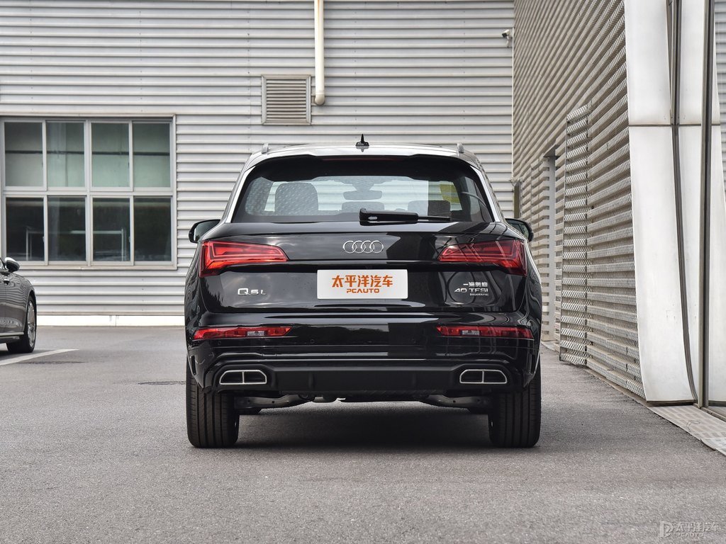 傳奇黑奧迪Q5L整車外觀外觀圖片