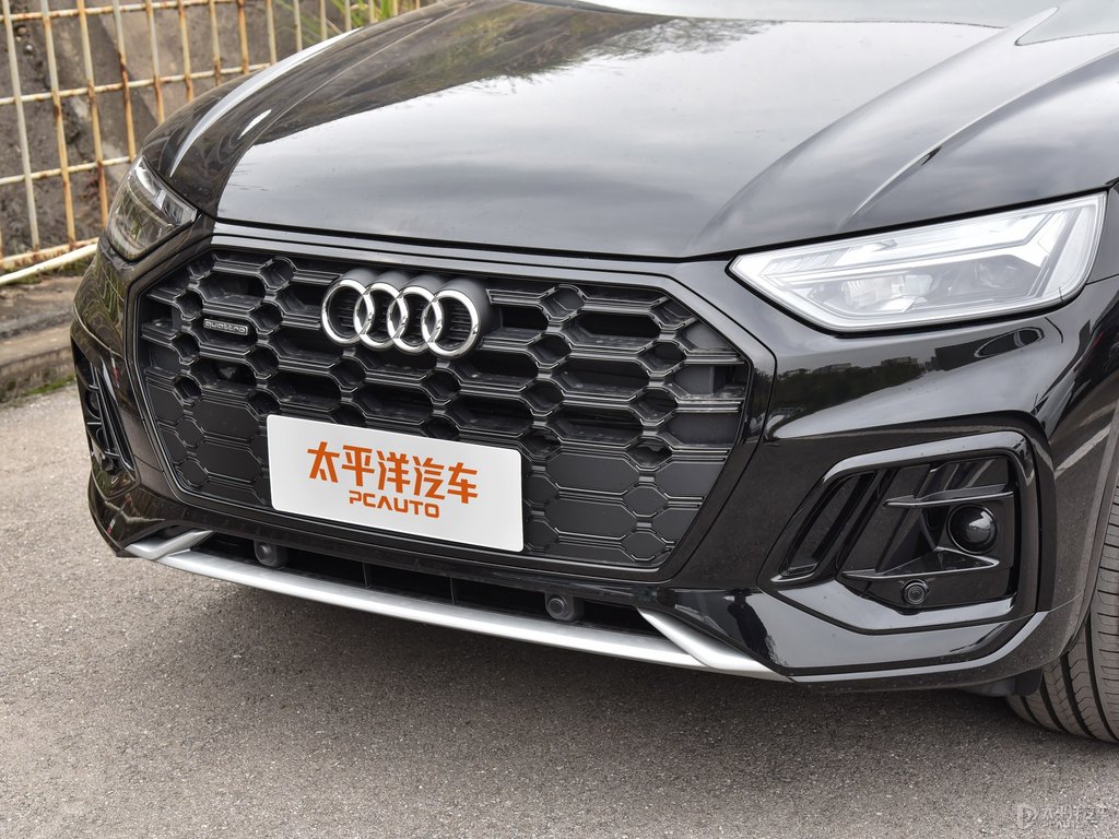 傳奇黑奧迪Q5L車頭外觀圖片