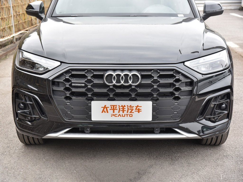 傳奇黑奧迪Q5L車頭外觀圖片