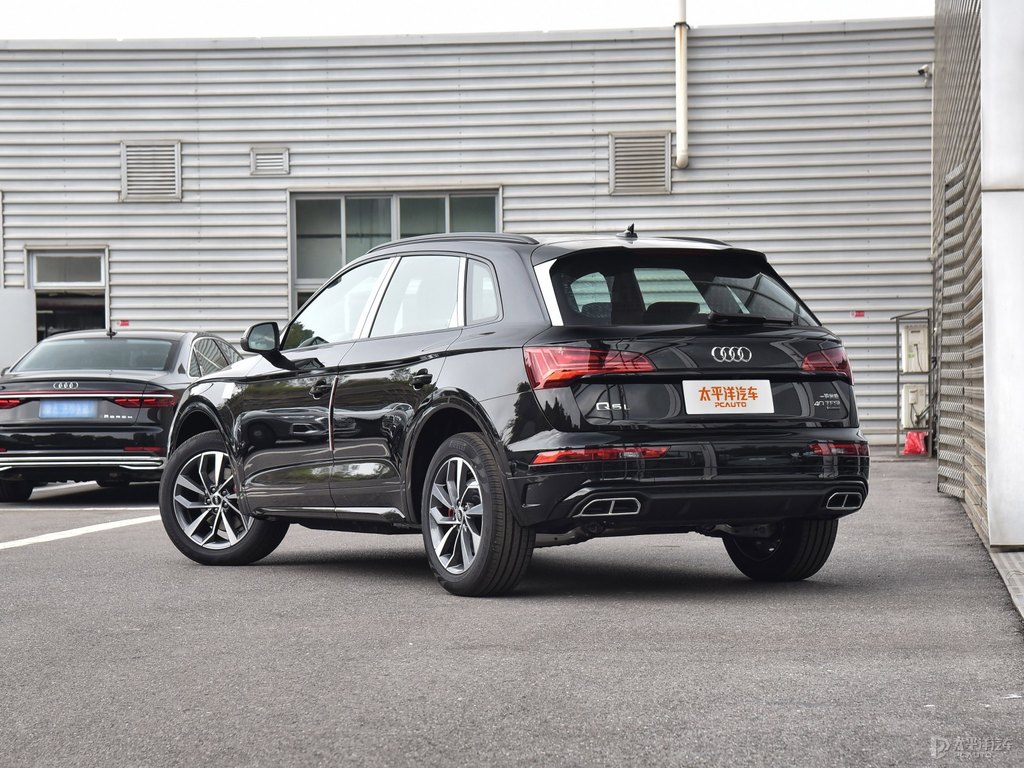 傳奇黑奧迪Q5L整車外觀外觀圖片