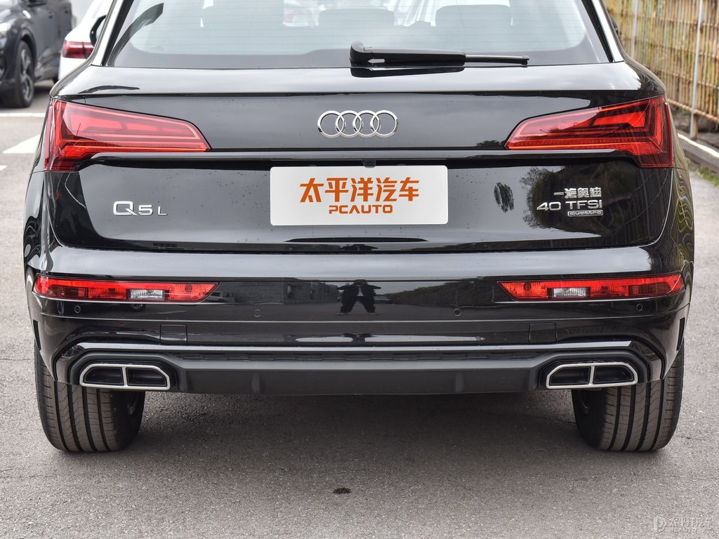 傳奇黑奧迪Q5L車頭外觀圖片
