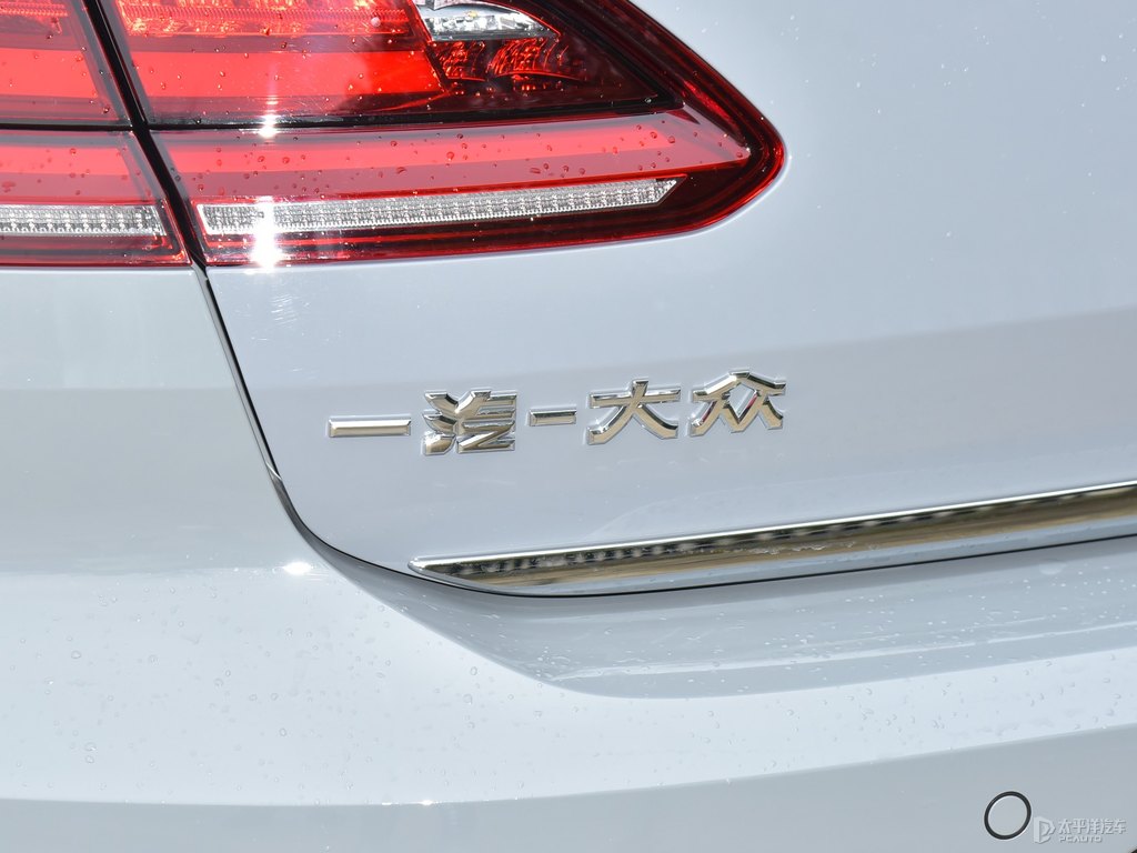星河灰大眾CC車尾外觀圖片