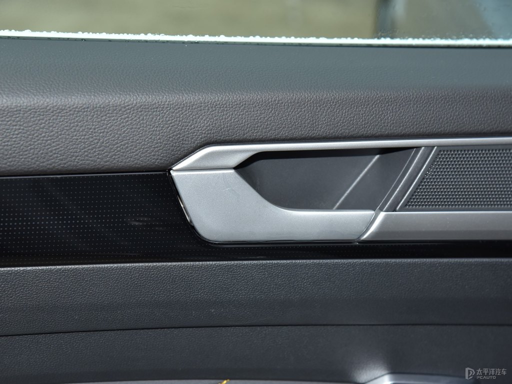 星河灰大眾CC車(chē)廂內(nèi)飾圖片