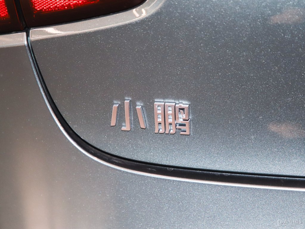 星際綠小鵬P7車尾外觀圖片