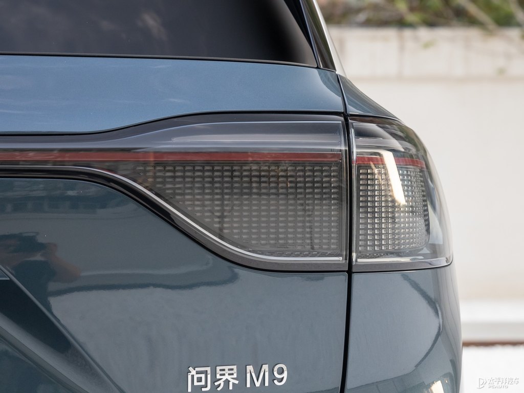 問(wèn)界M9圖片
