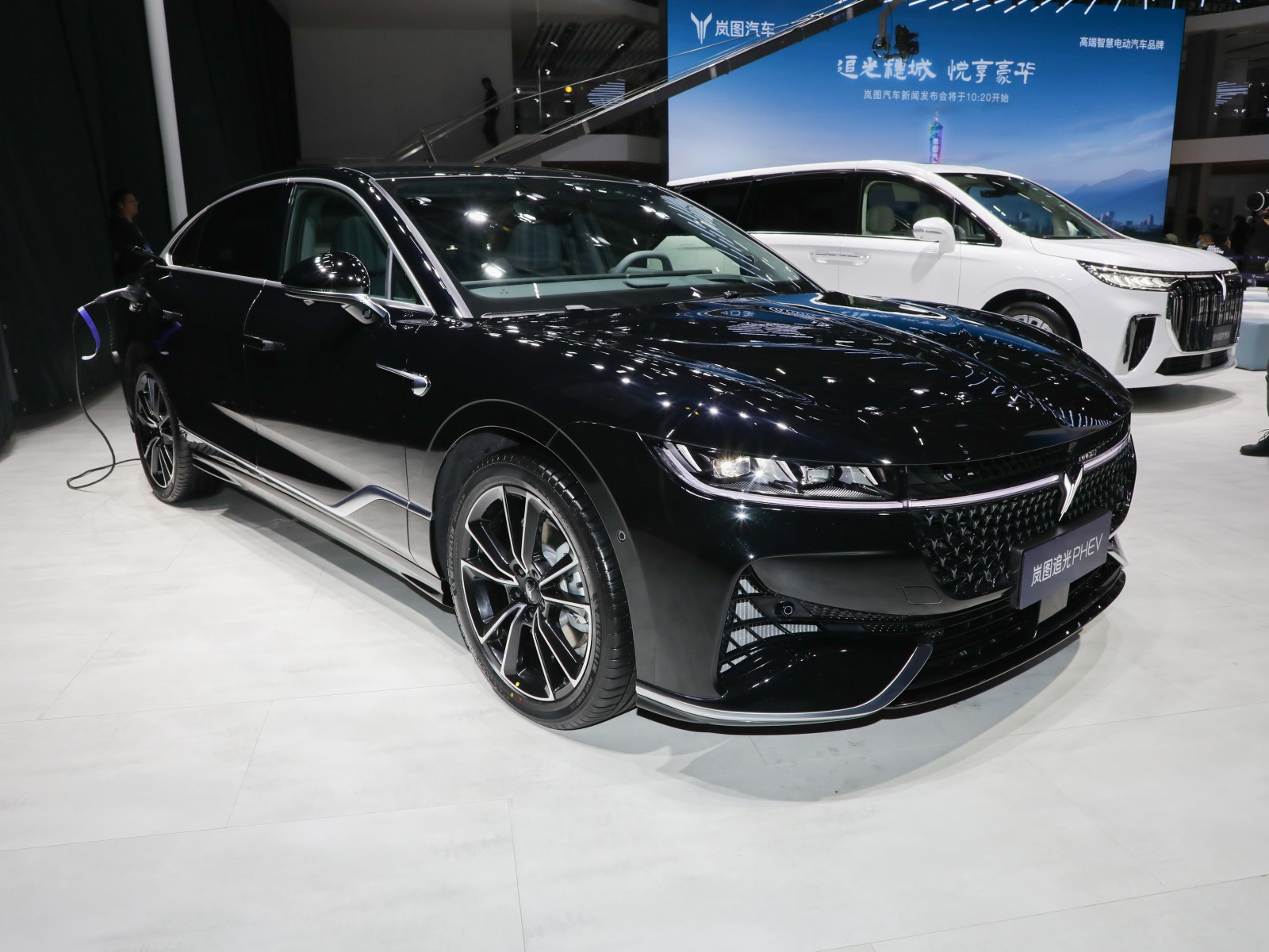 嵐圖追光車展高清大圖