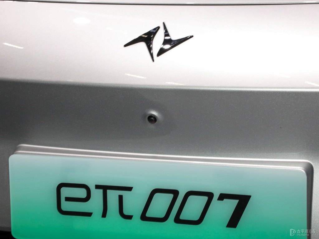 e007DƬ