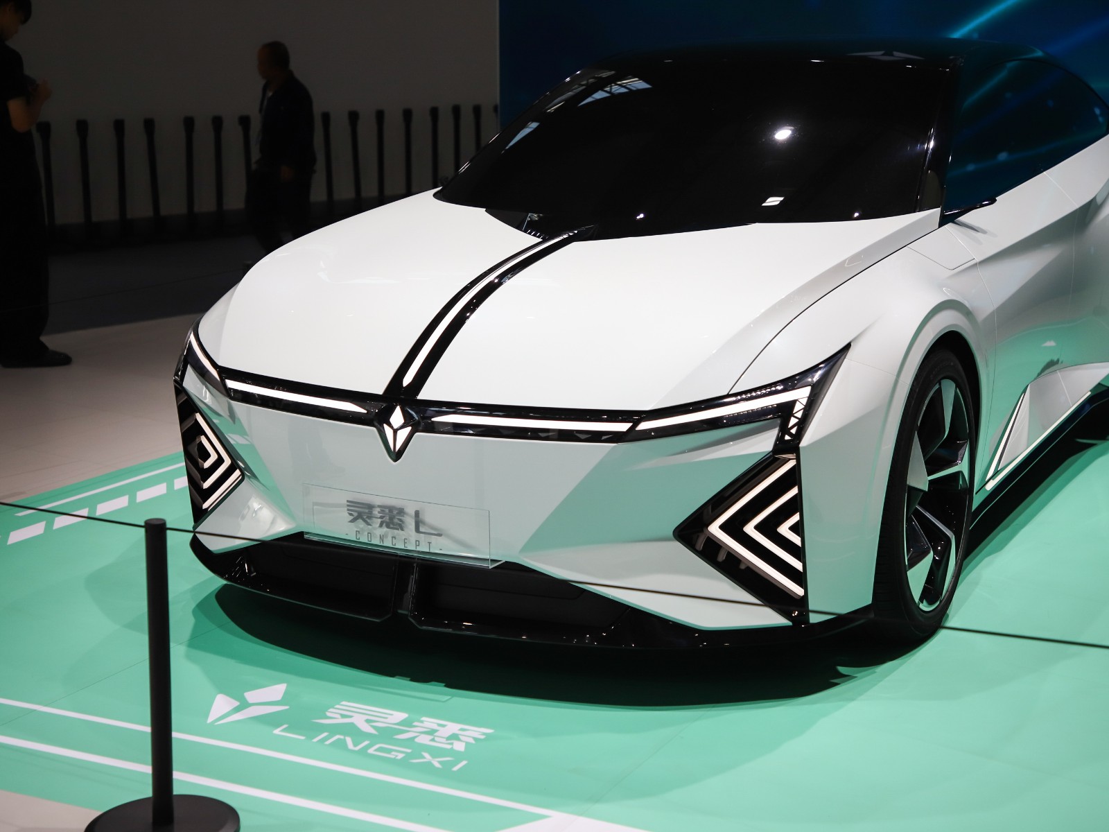 靈悉L車展高清大圖