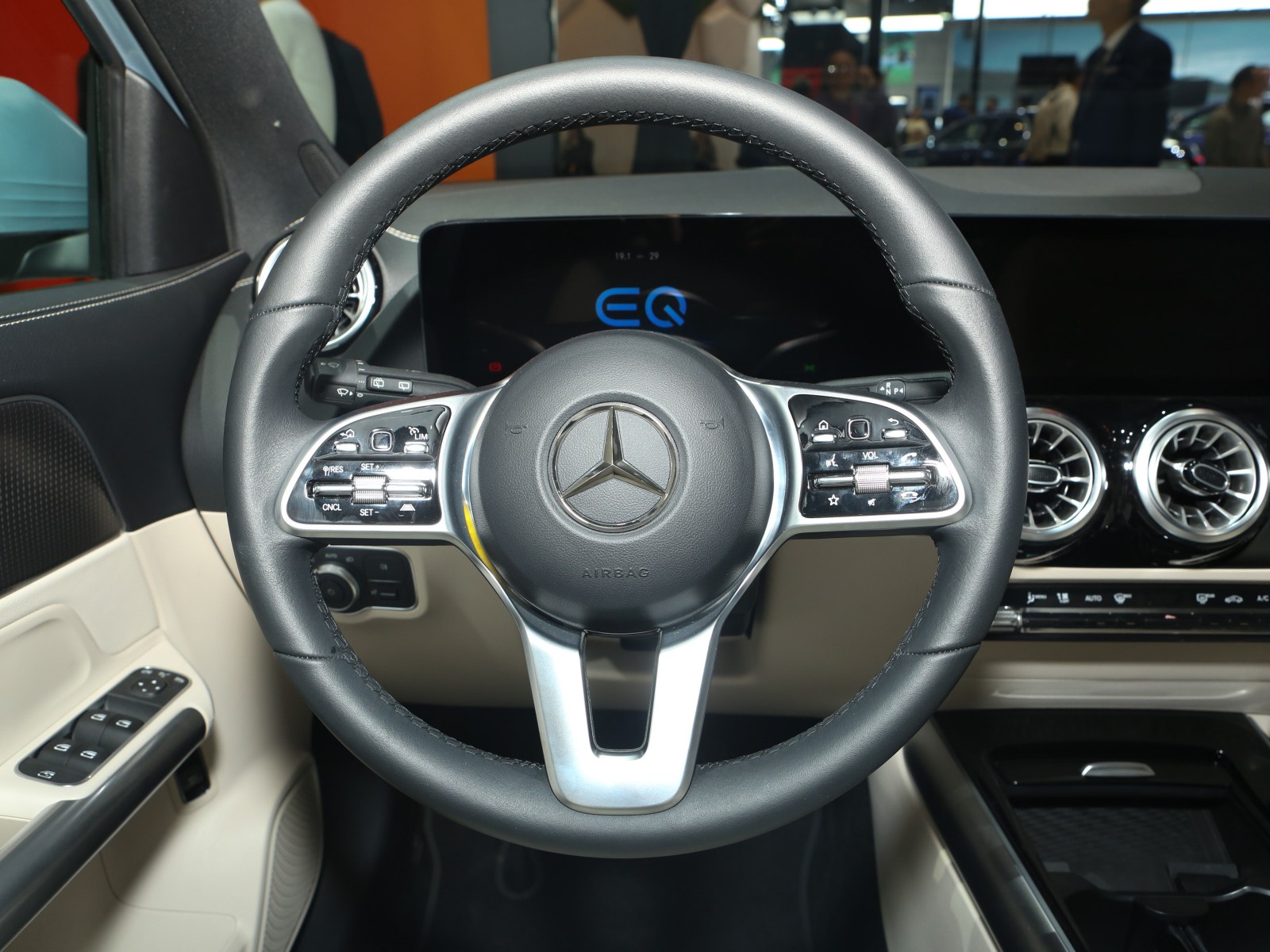 奔馳EQA車展高清大圖