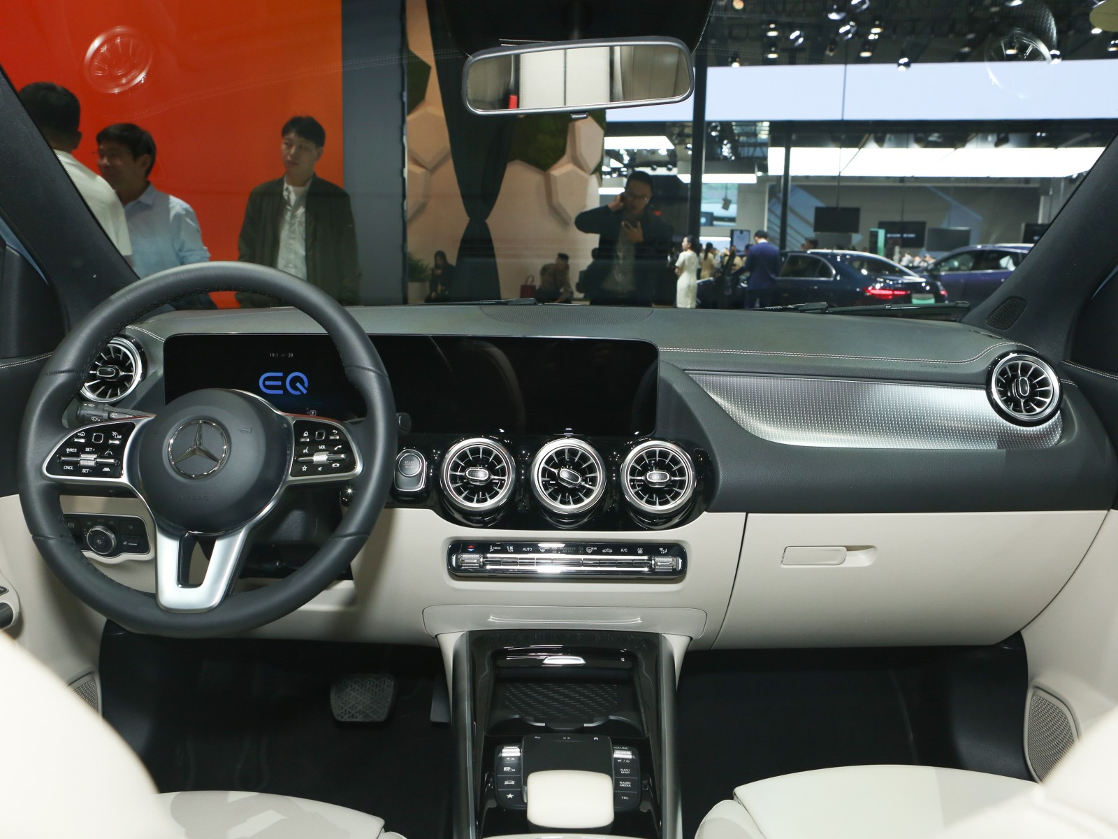 奔馳EQA車展高清大圖