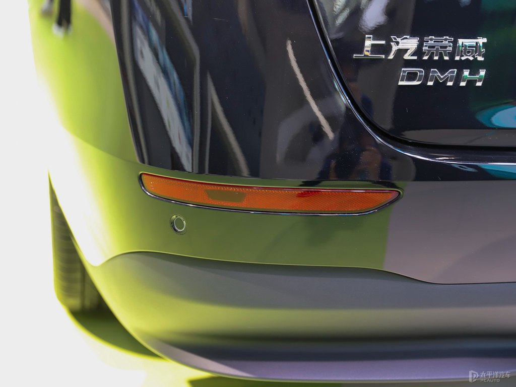 sD7DƬ