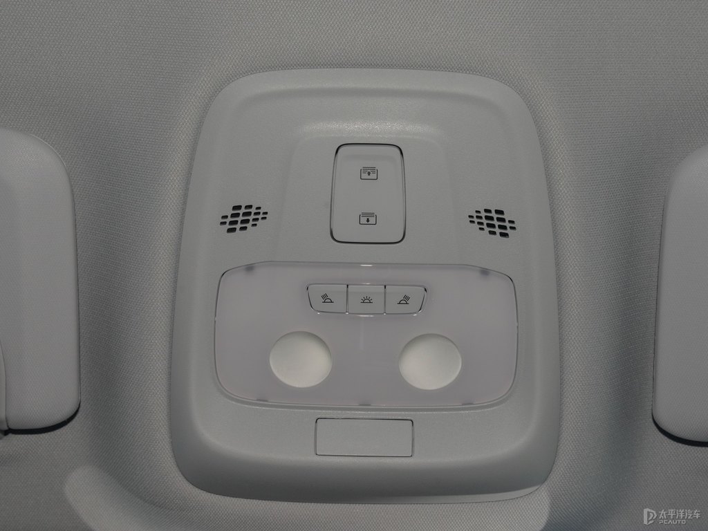 雪域白微藍(lán)6車廂內(nèi)飾圖片