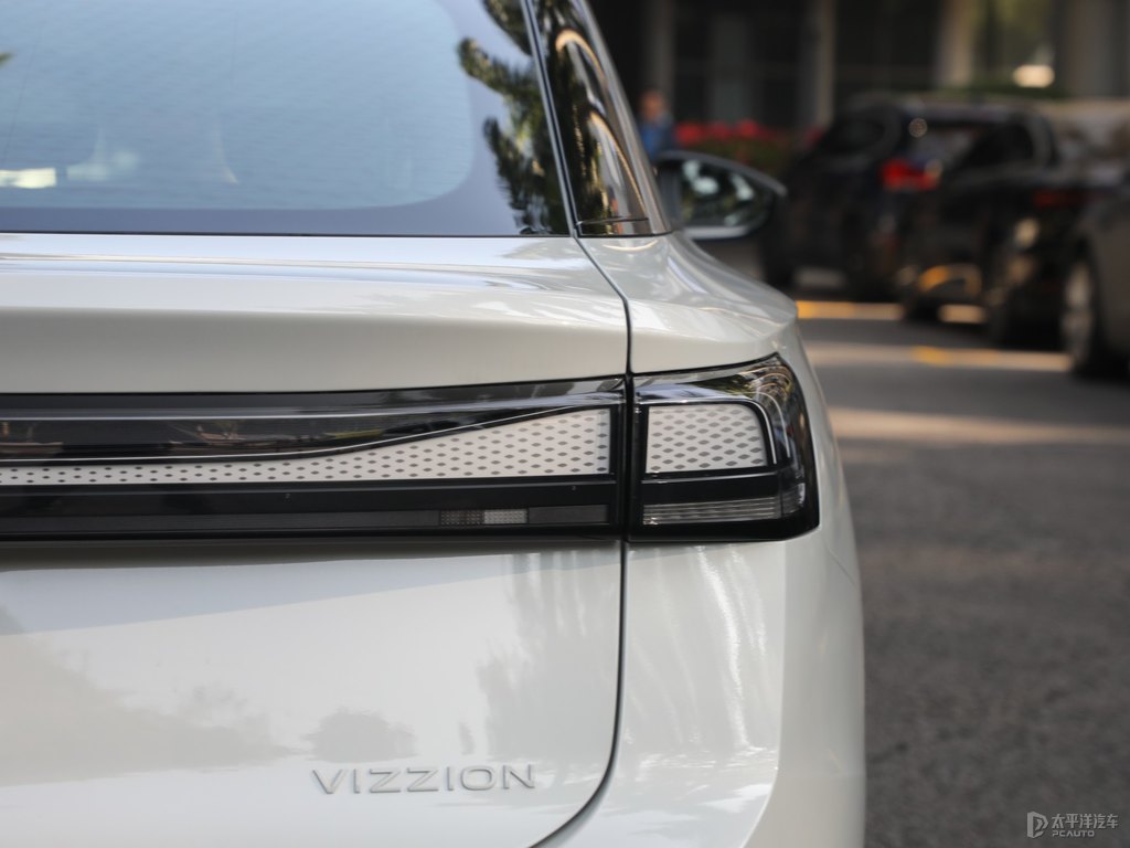 ɫ+ID.7 VIZZION܇β^DƬ