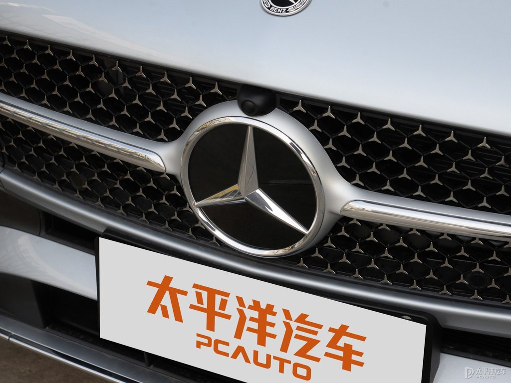 時(shí)空銀奔馳C級(jí)車頭外觀圖片