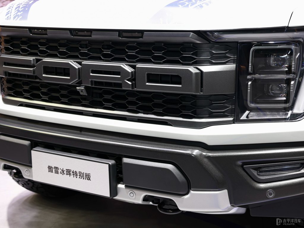 傲雪銀福特F-150車頭外觀圖片