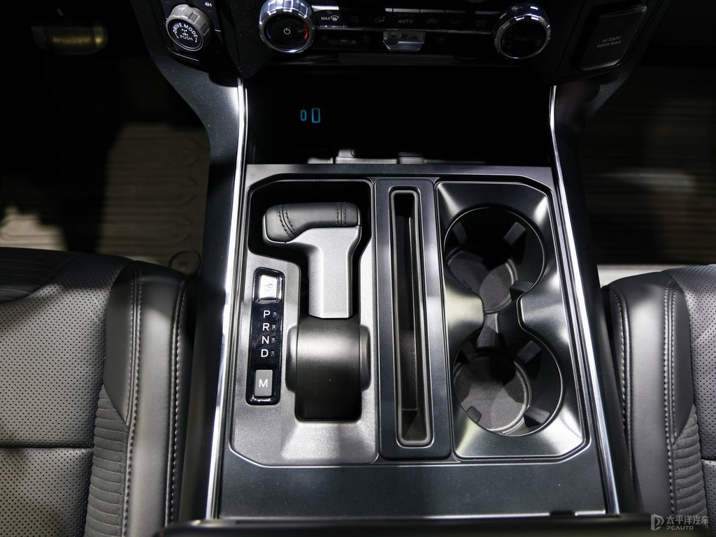 傲雪銀福特F-150中控內(nèi)飾圖片