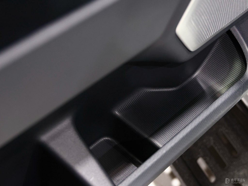 傲雪銀福特F-150車廂內(nèi)飾圖片