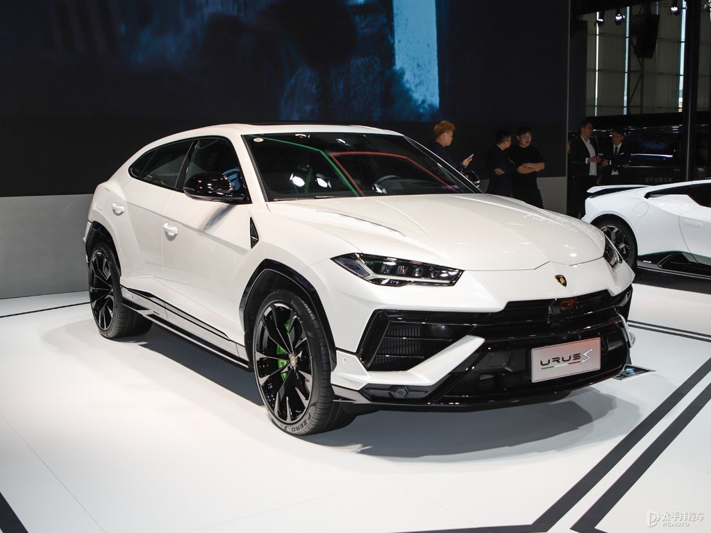 白色蘭博基尼Urus整車外觀外觀圖片