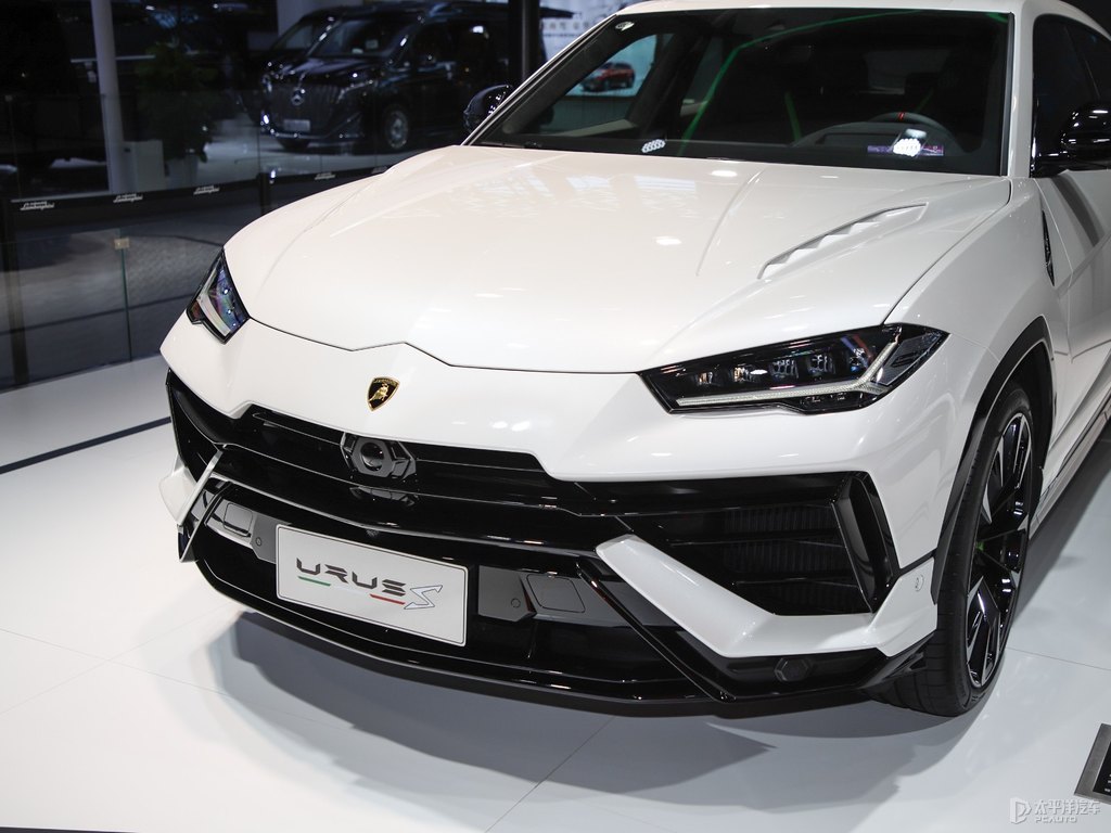 白色蘭博基尼Urus整車外觀外觀圖片