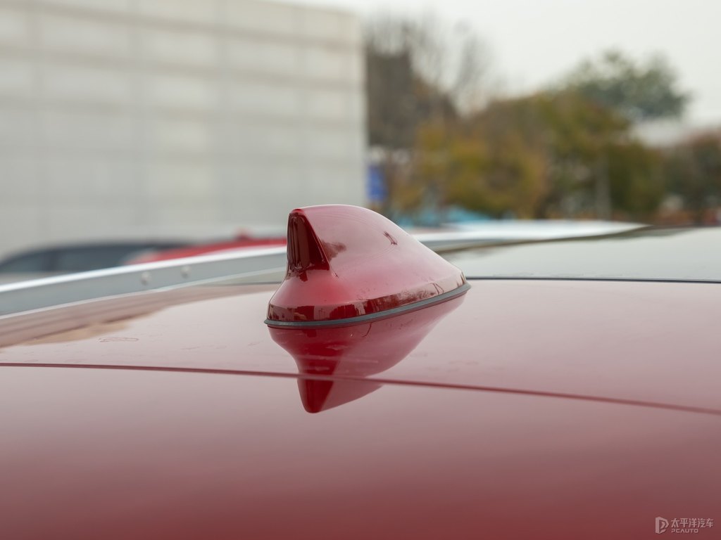 熔巖紅英菲尼迪QX50車身外觀圖片