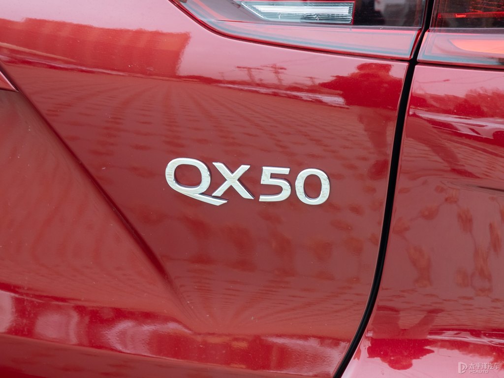 熔巖紅英菲尼迪QX50車(chē)尾外觀圖片