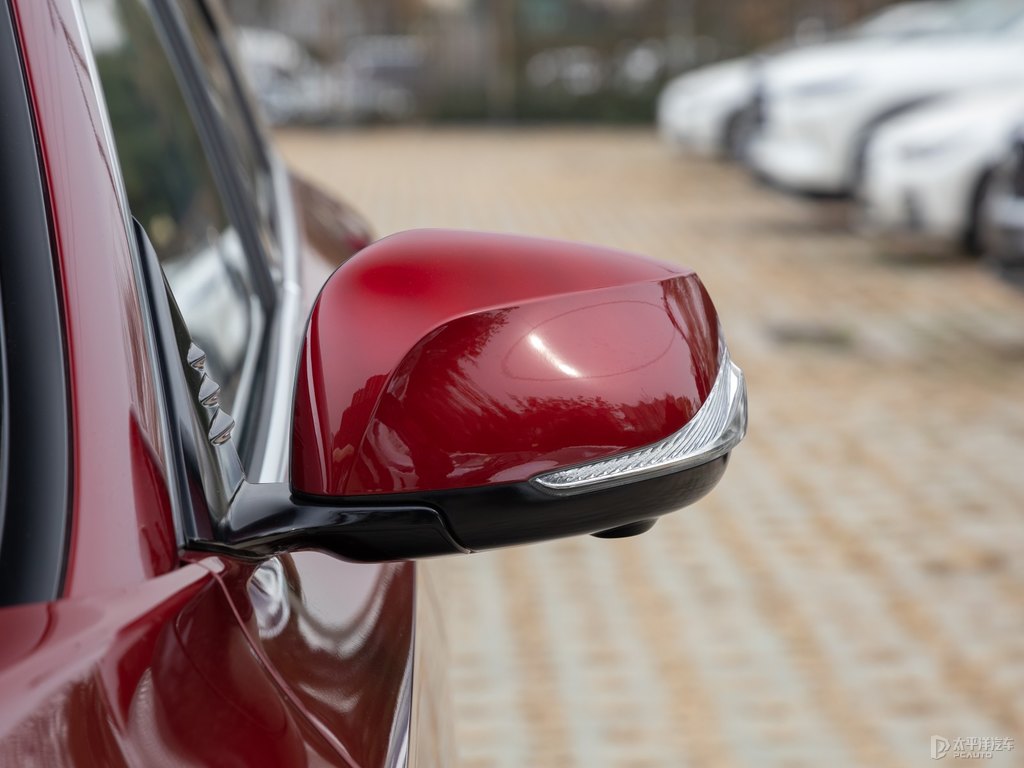 熔巖紅英菲尼迪QX50車身外觀圖片