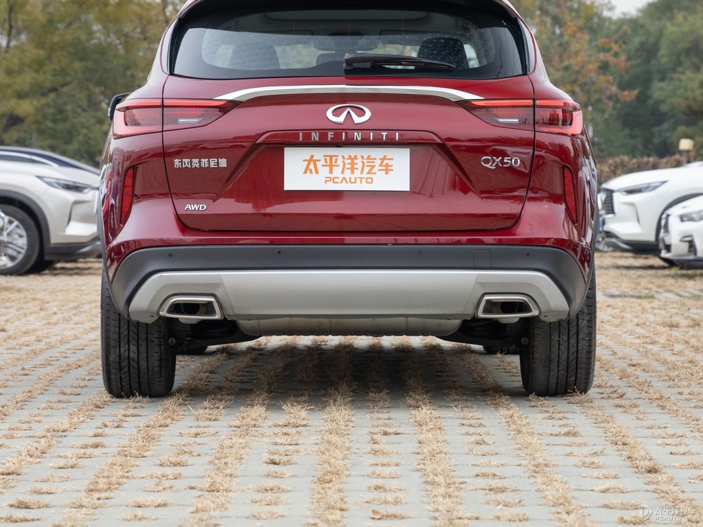 熔巖紅英菲尼迪QX50車尾外觀圖片
