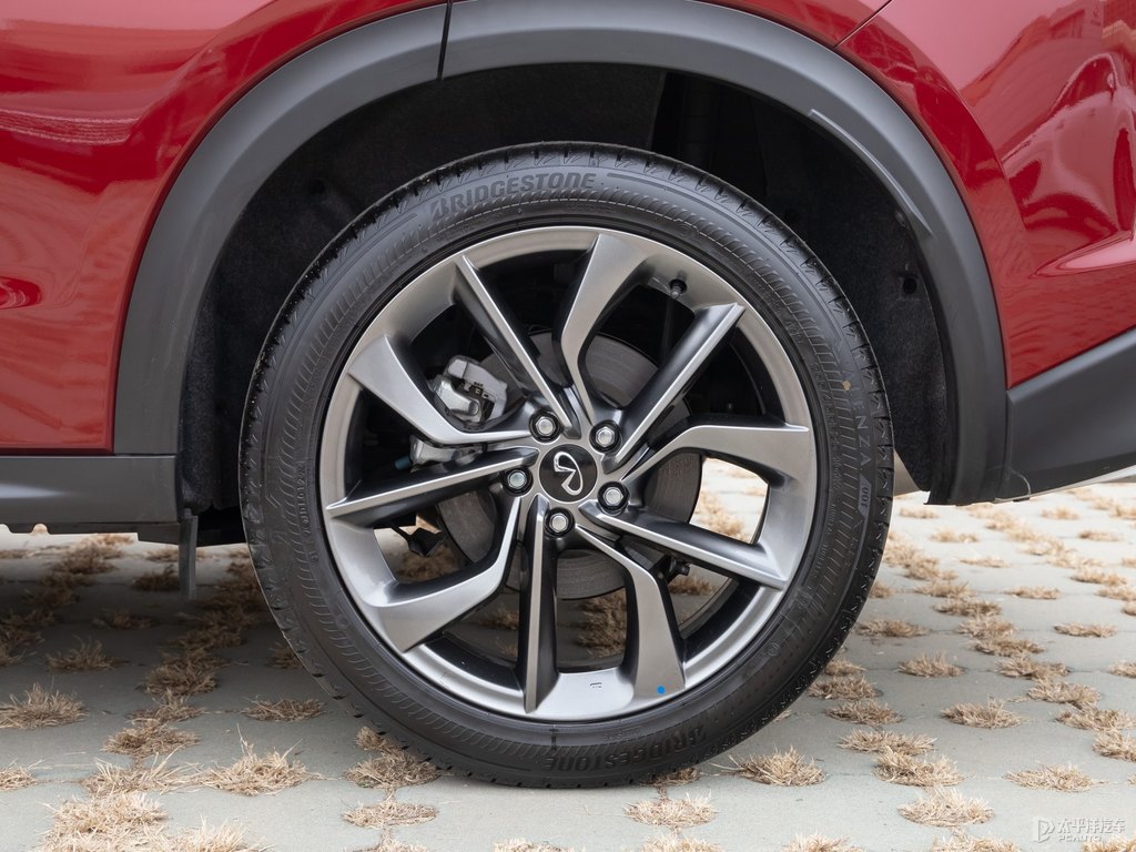 熔巖紅英菲尼迪QX50車身外觀圖片