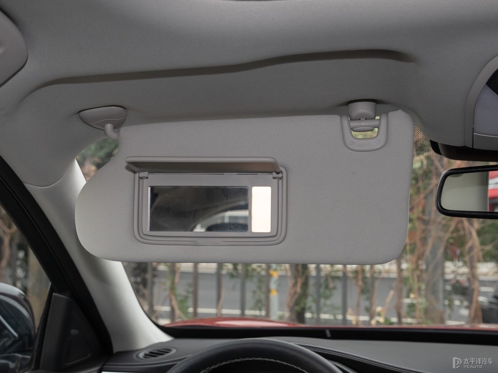 熔巖紅英菲尼迪QX50車廂內(nèi)飾圖片