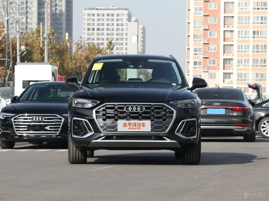 傳奇黑奧迪Q5L整車外觀外觀圖片