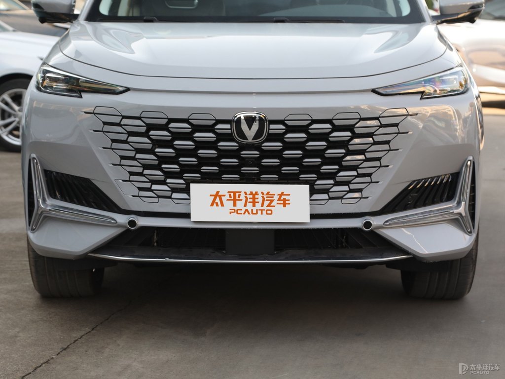 原子灰長(zhǎng)安UNI-K車(chē)頭外觀圖片