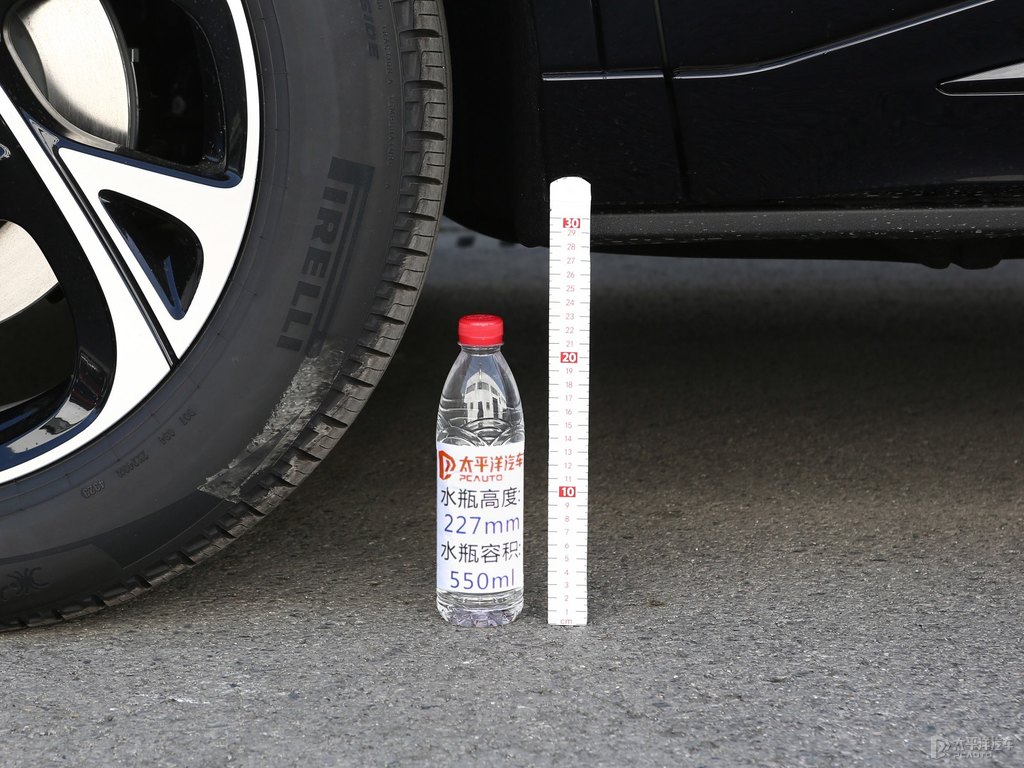 瀚金黑航海家車(chē)身外觀圖片