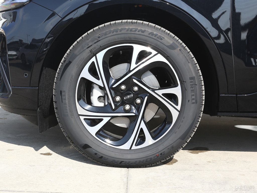 瀚金黑航海家車(chē)身外觀(guān)圖片