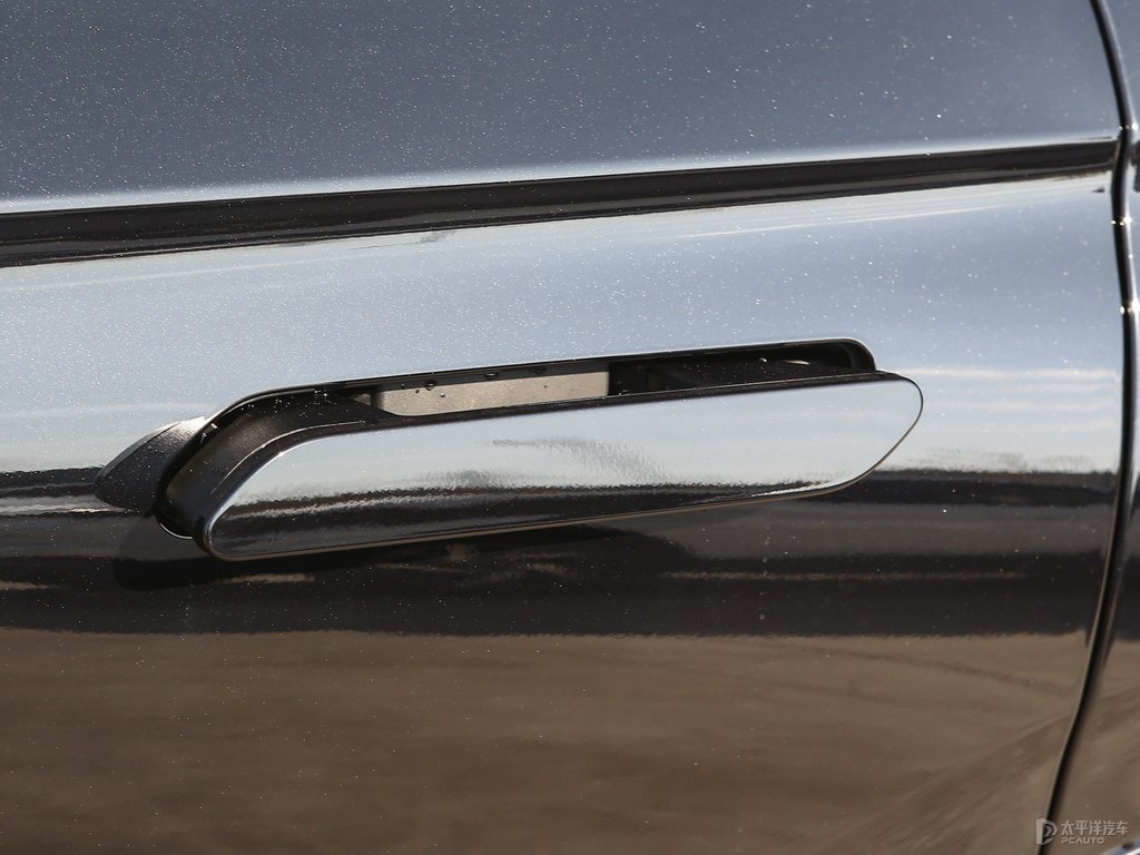 瀚金黑航海家車身外觀圖片