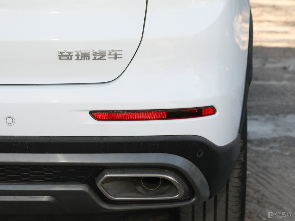 珍珠白瑞虎8 PLUS車尾外觀圖片