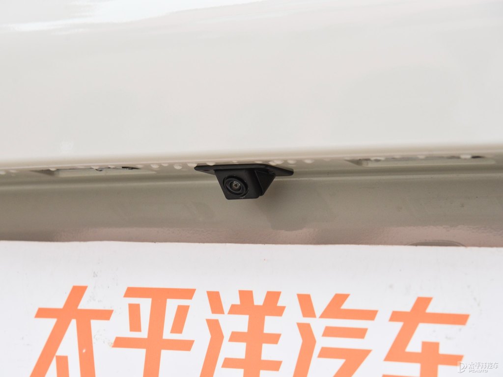 奶杏咖宏光MINIEV車尾外觀圖片
